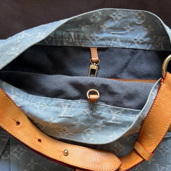 Limited edition Louis Vuitton hobo shoulder bag - Picture 4 of 7